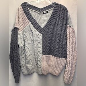 Miss Me Cable Knit Women’s V-Neck  Color Block Sweater Size Large